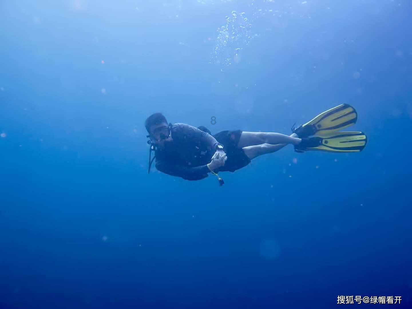 逃离老旧温泉社