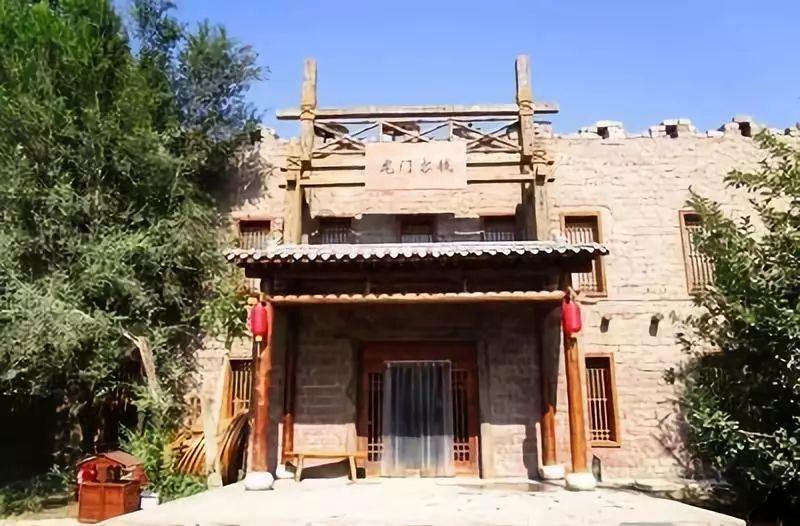 笑脸球的冒险之旅